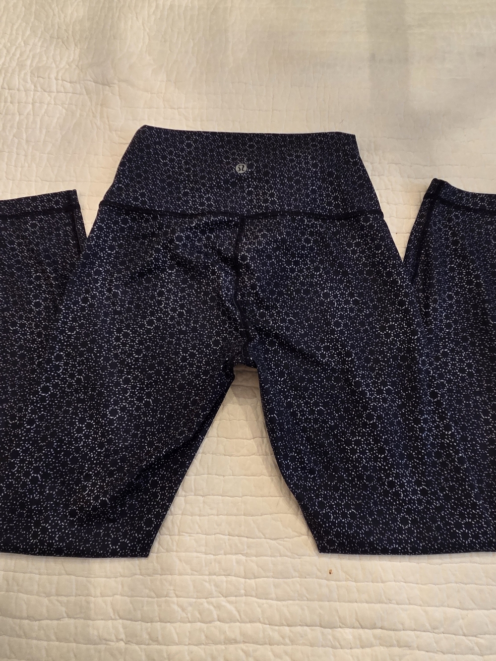 Lululemon Black Patterned High-Rise Leggings Size 6